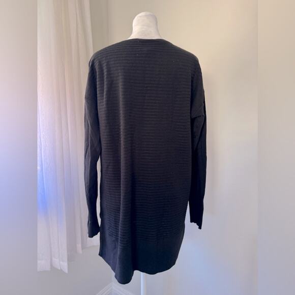 St. John’s Bay Black Ribbed Relaxed Fit Long Sleeve Pullover Sweater - Picture 4 of 7